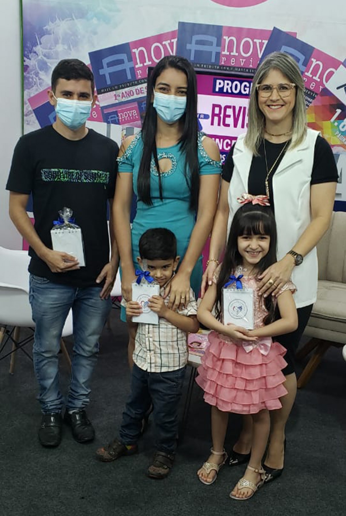 Johny, JÃ©ssica, EdisÃ¢ngela, John Vitor e Maria TaynÃ¡ no Programa Anova Revista em Debate dia 08-07-2021.
