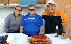 <p>o Sr. Manoel comemora mais um ano de vida dia 13-06. Ele recebe os parab&eacute;ns de seus filhos Patricia Elp&iacute;dia, jornalista e o empres&aacute;rio David da D'Artes.</p>
